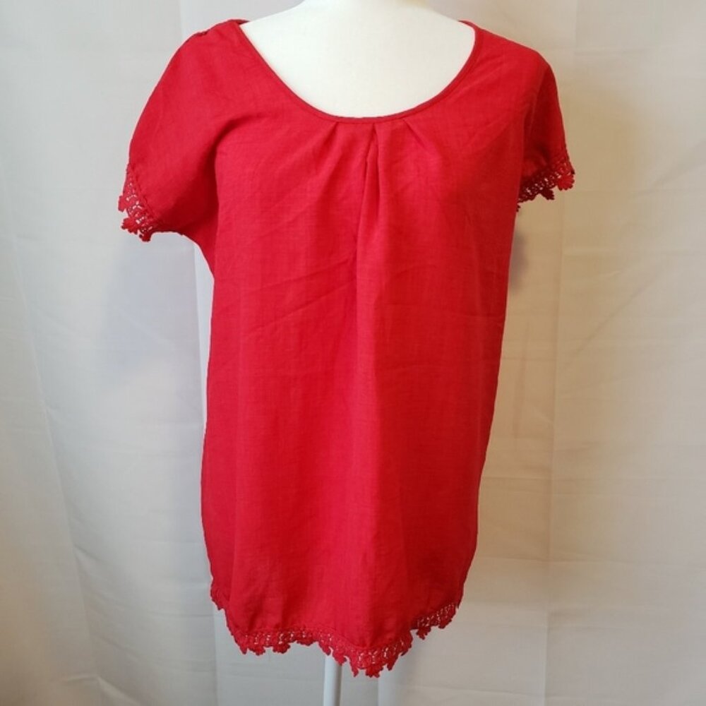 Red Lace Scope Neck Blouse‎